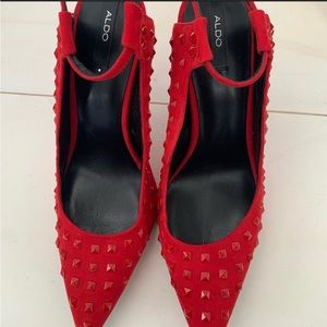 👠👠👠Sleek Sexy Red Aldo Heels